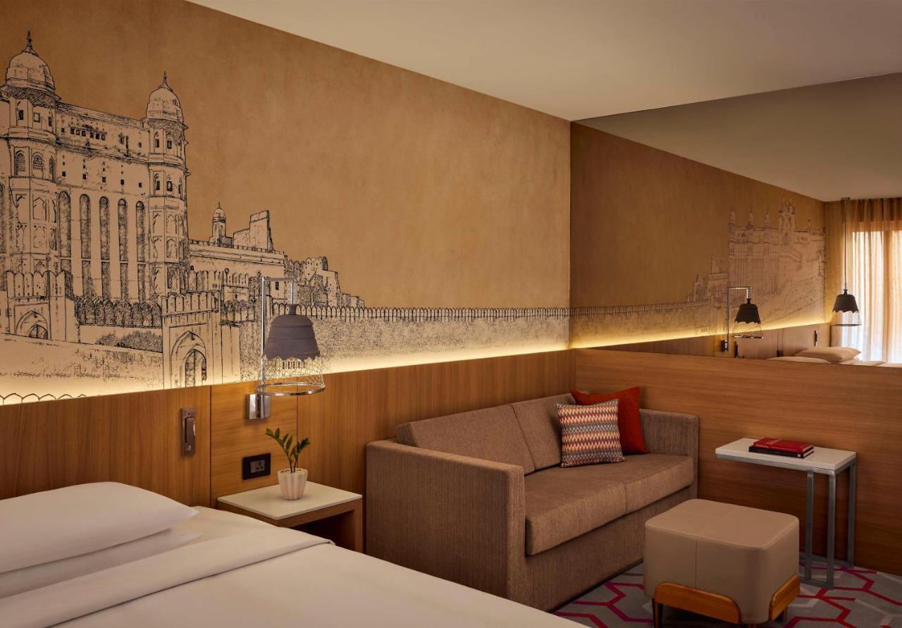 Hyatt Place Jaipur Malviya Nagar Kültér fotó A room at the hotel