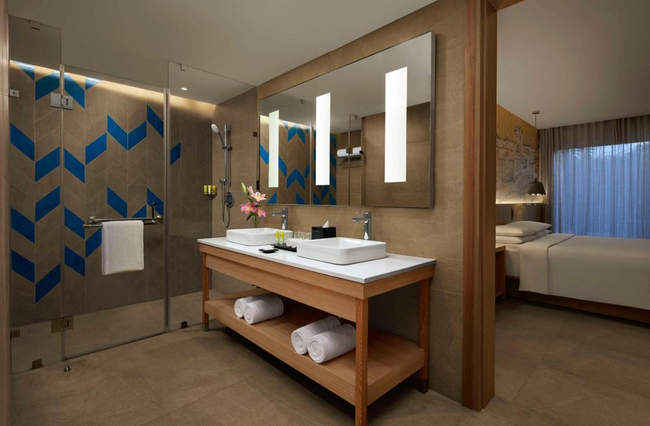 Hyatt Place Jaipur Malviya Nagar Kültér fotó Bathroom